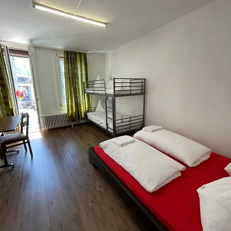 Happy インターラーケン