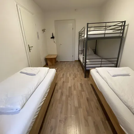 Happy インターラーケン